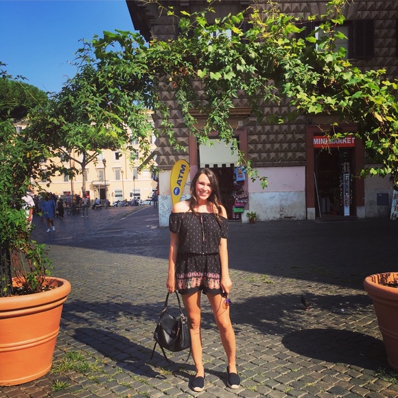 Meet your Posher, Jessica - Picture 2 of 2